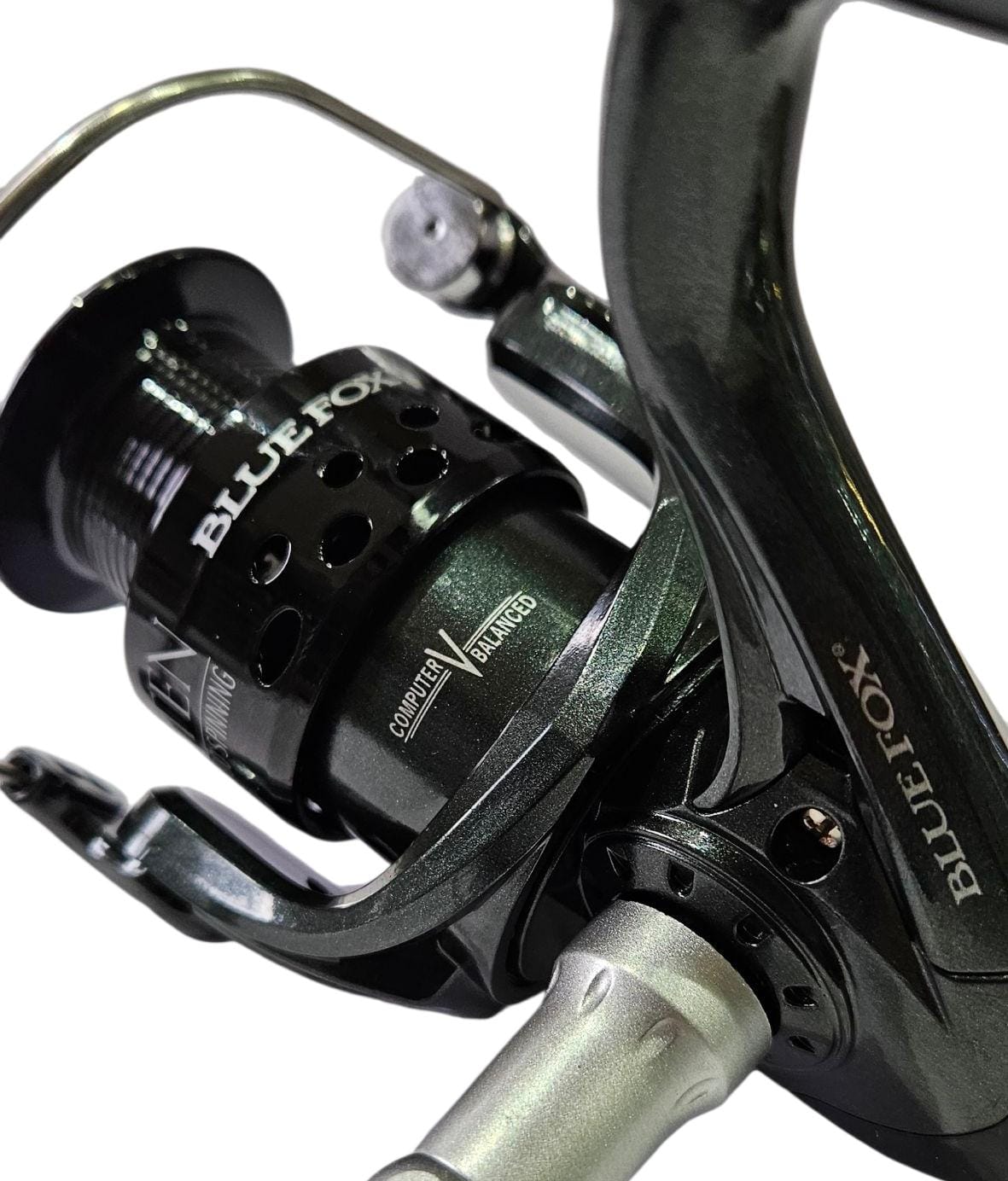 Carrete marca Blue Fox modelo Tolten